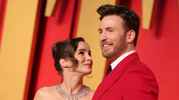 Chris Evans y Alba Baptista reciben a su primer bebé